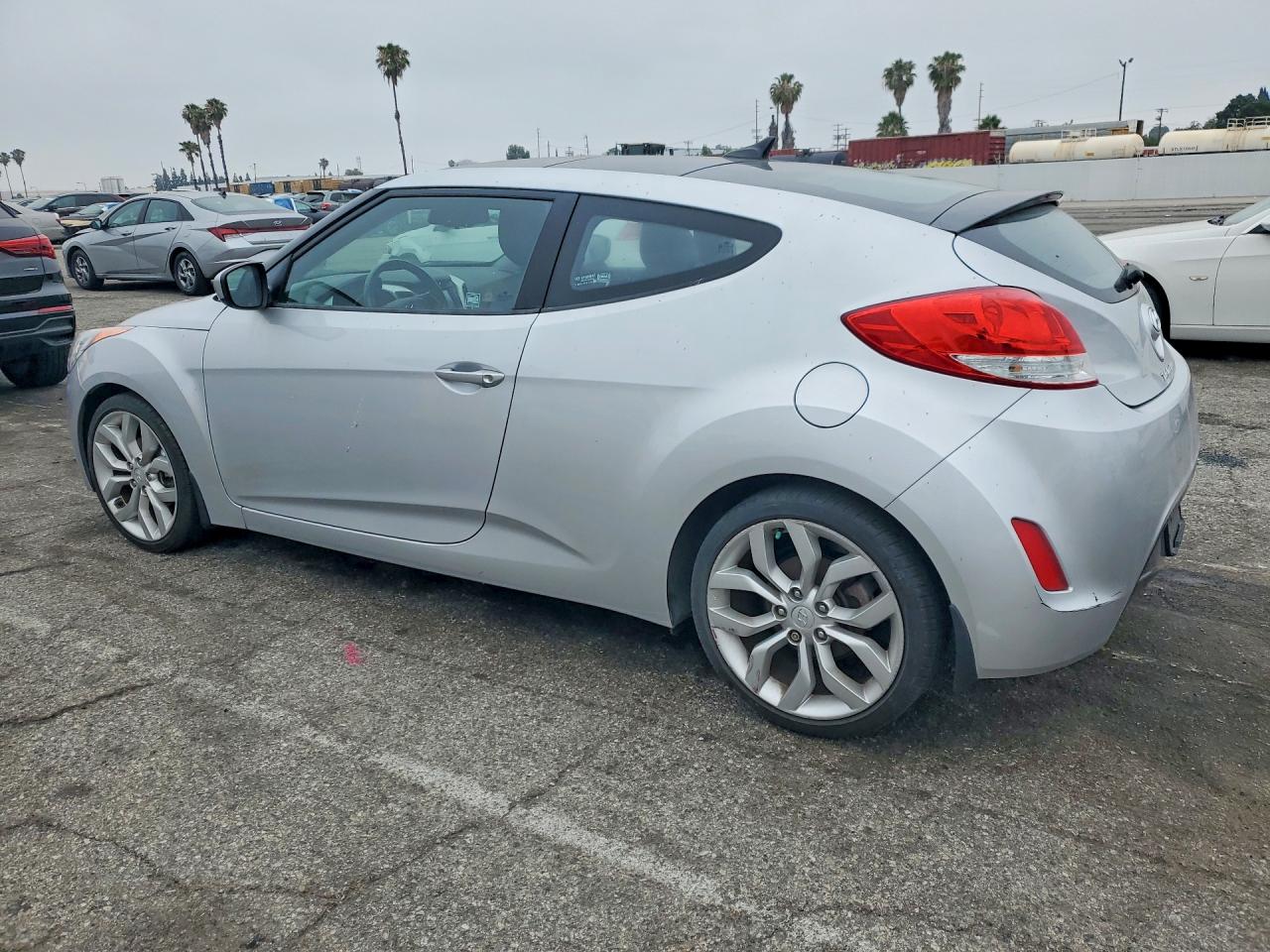 2012 Hyundai Veloster VIN KMHTC6AD4CU079447 photo 2