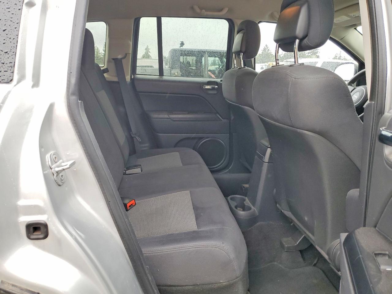 2011 Jeep Compass VIN 1J4NT1FA4BD215762 photo 11