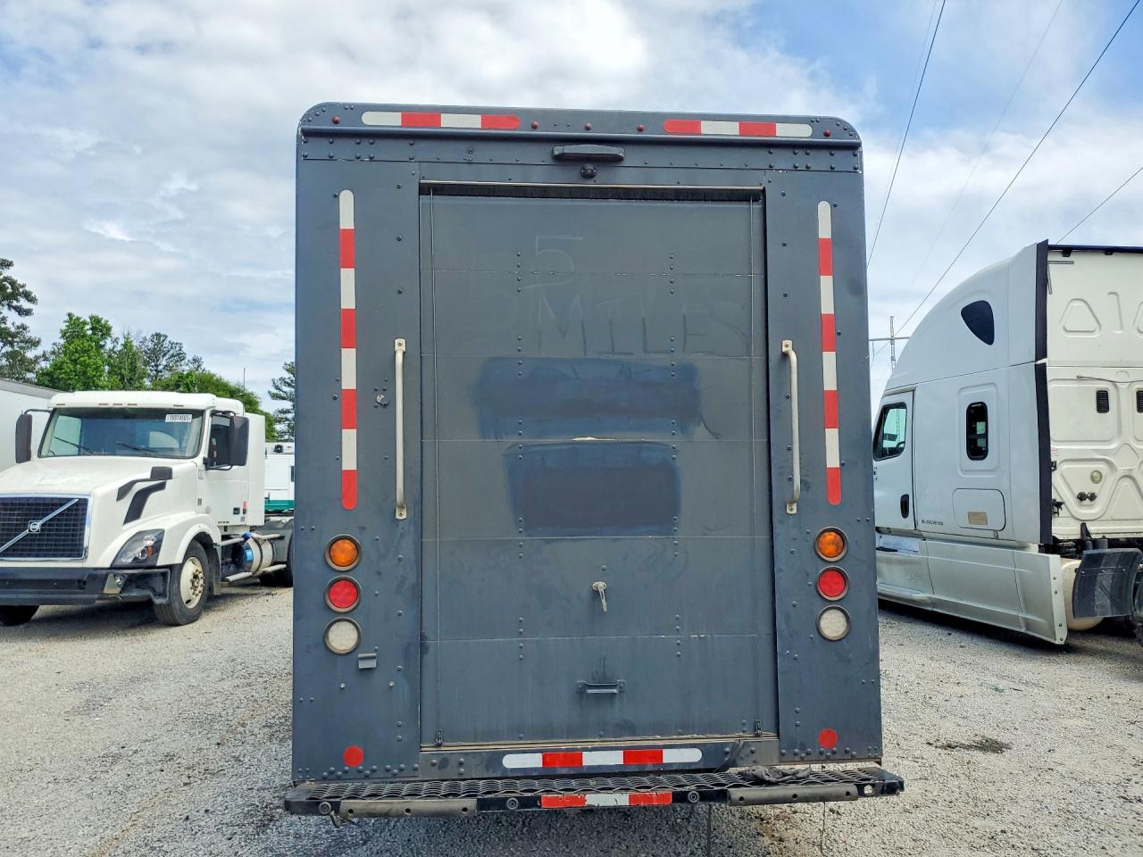 2021 FREIGHTLINER All other VIN 4UZAC2EA5MCMM9215 photo 6