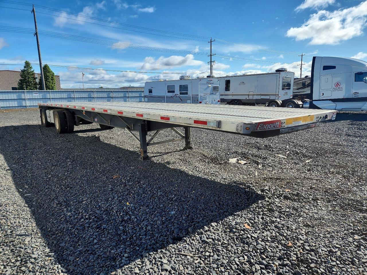 2023 UTIL Flatbed VIN 1UYFS2483P5774841 photo 1