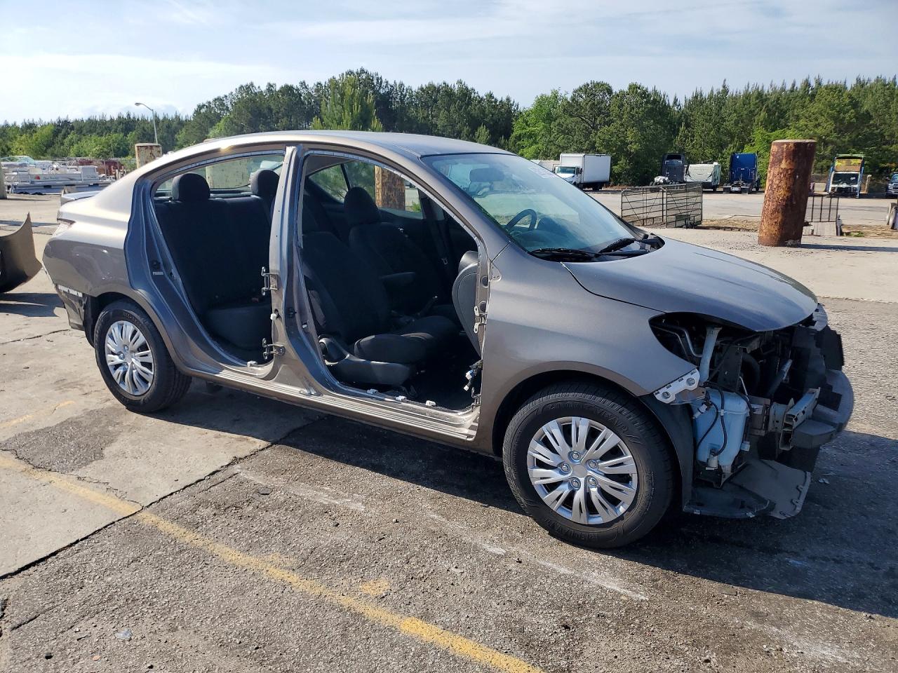 2013 Nissan Versa VIN 3N1CN7AP3DL888953 photo 4