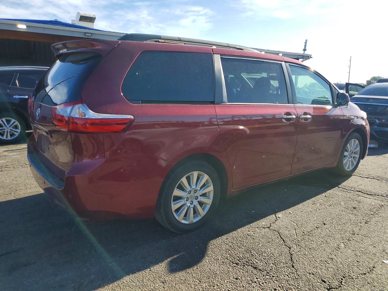 2015 Toyota All models VIN 5TDDK3DC3FS095693 photo 3