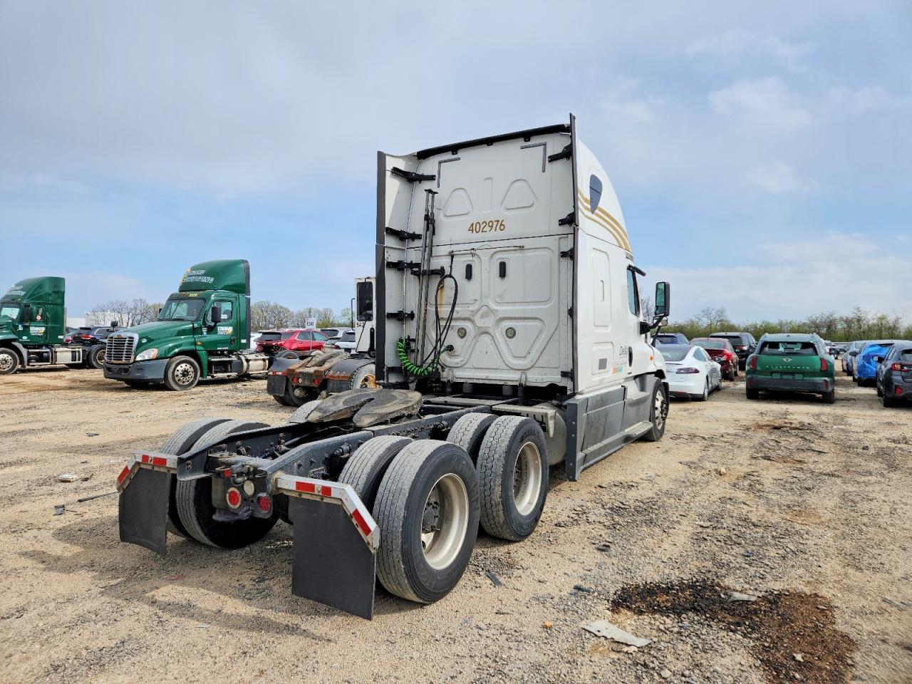 2018 FREIGHTLINER All other VIN 3AKJGLDR4JSJK5347 photo 4
