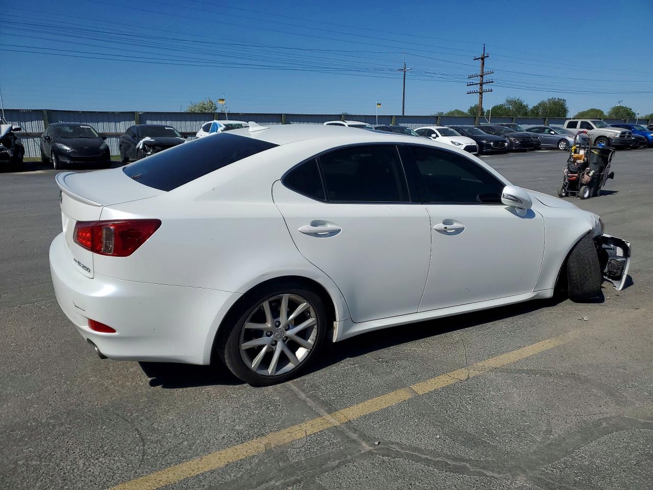 2011 LEXUS Is VIN JTHCF5C20B5051072 photo 3