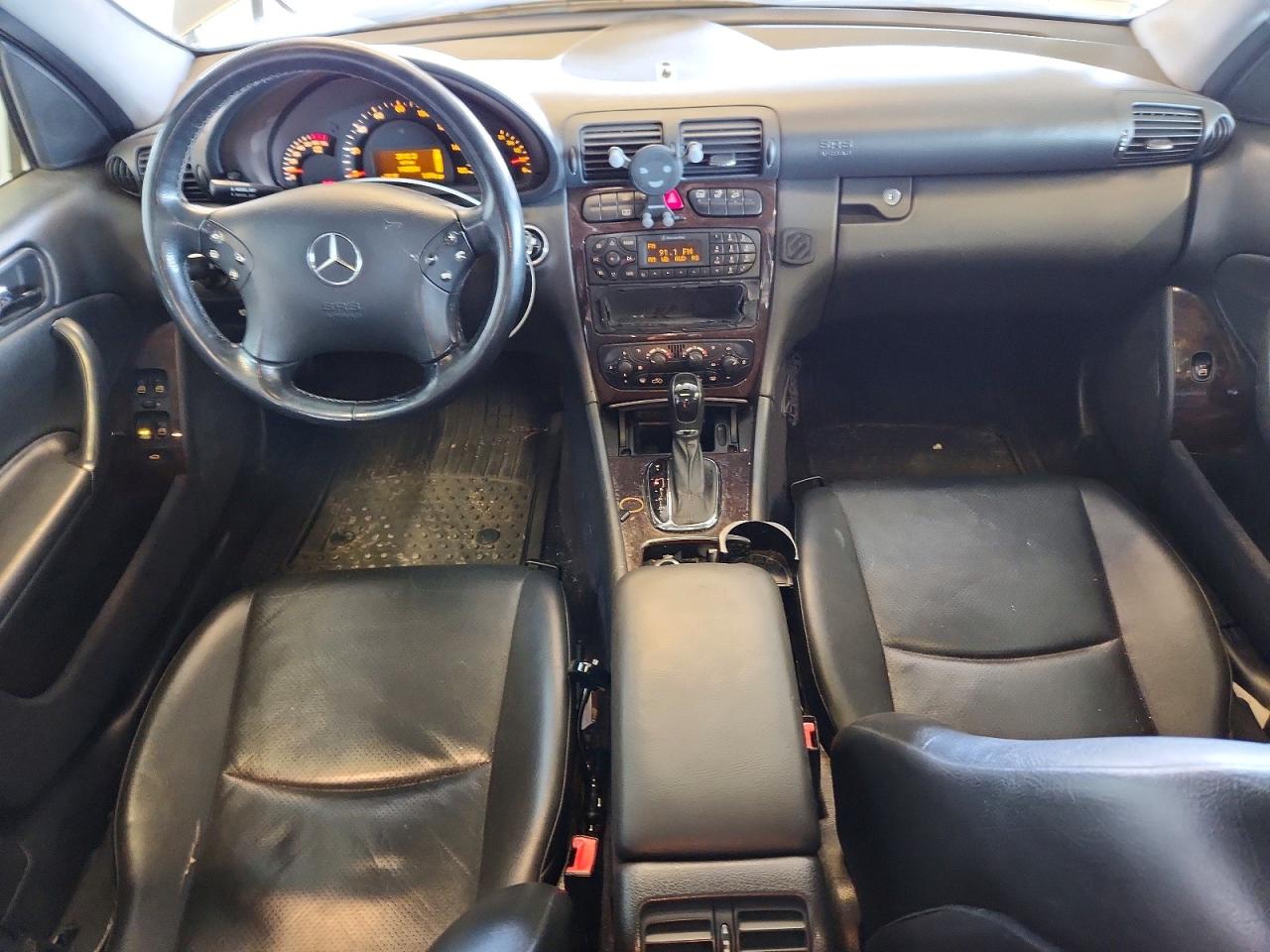 2002 Mercedes-Benz C class VIN WDBRF61J82F252531 photo 8