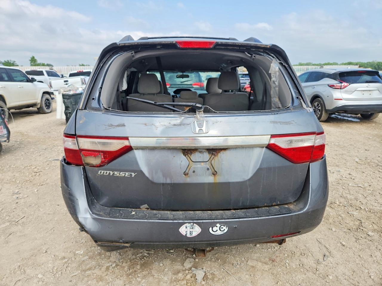 2011 Honda All models VIN 5FNRL5H48BB003767 photo 6
