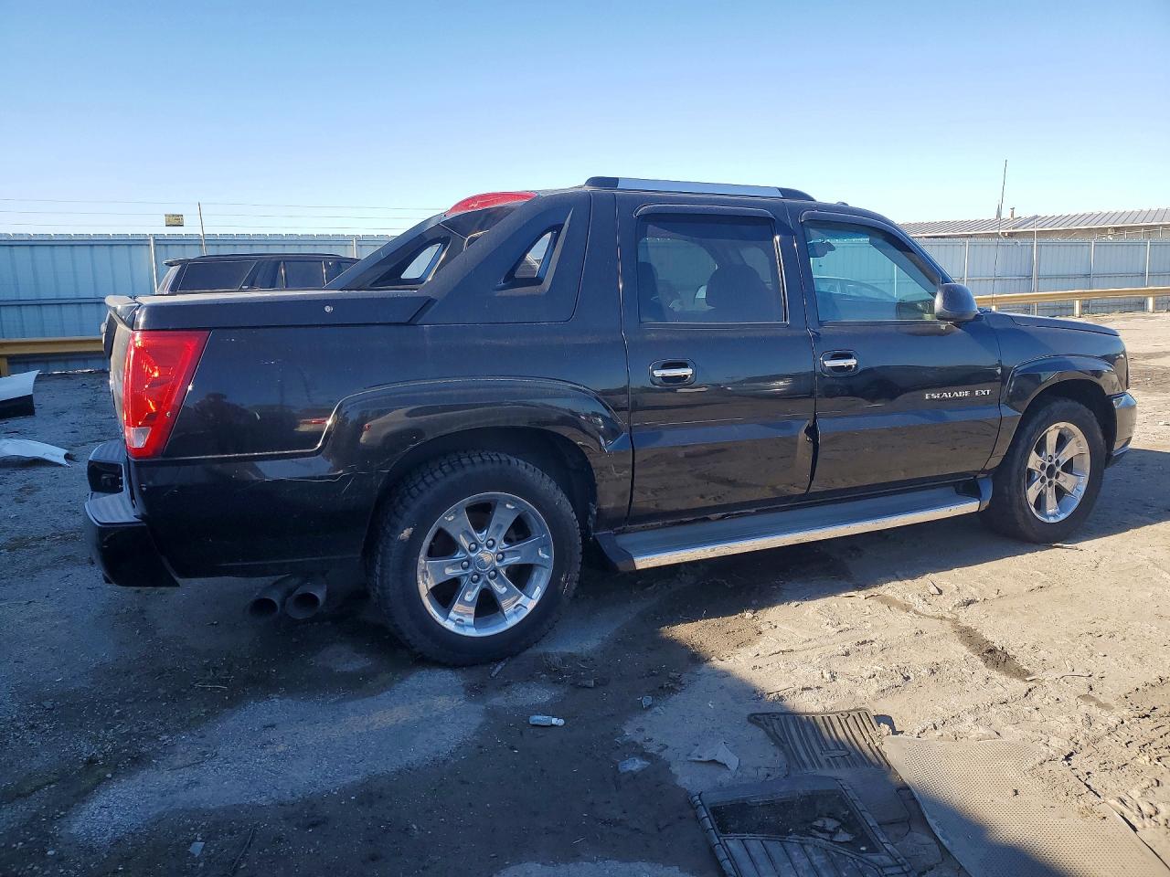 2005 Cadillac Escalade VIN 3GYEK62N25G160406 photo 3
