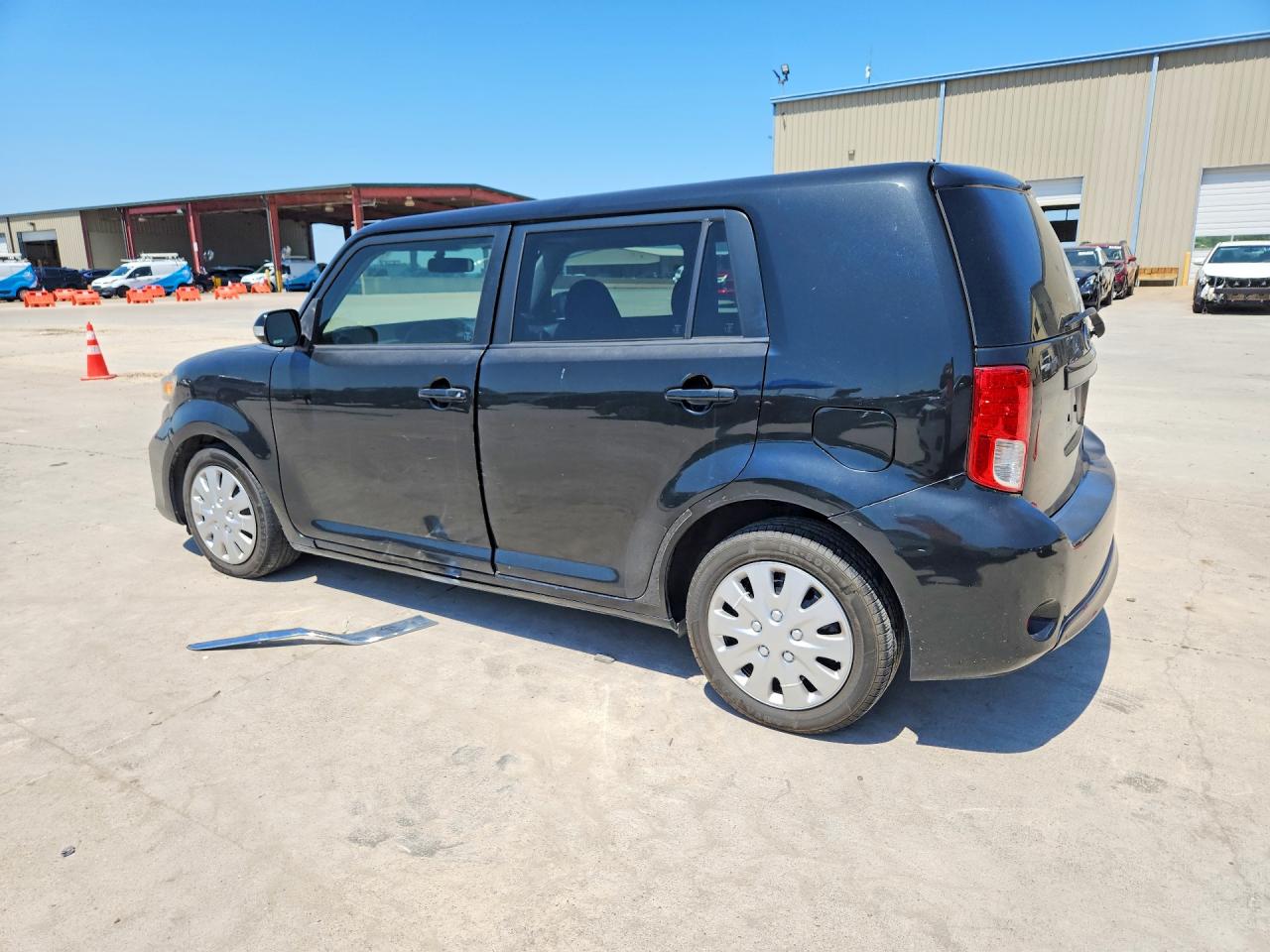 2013 Scion Xb VIN JTLZE4FE5DJ033003 photo 2