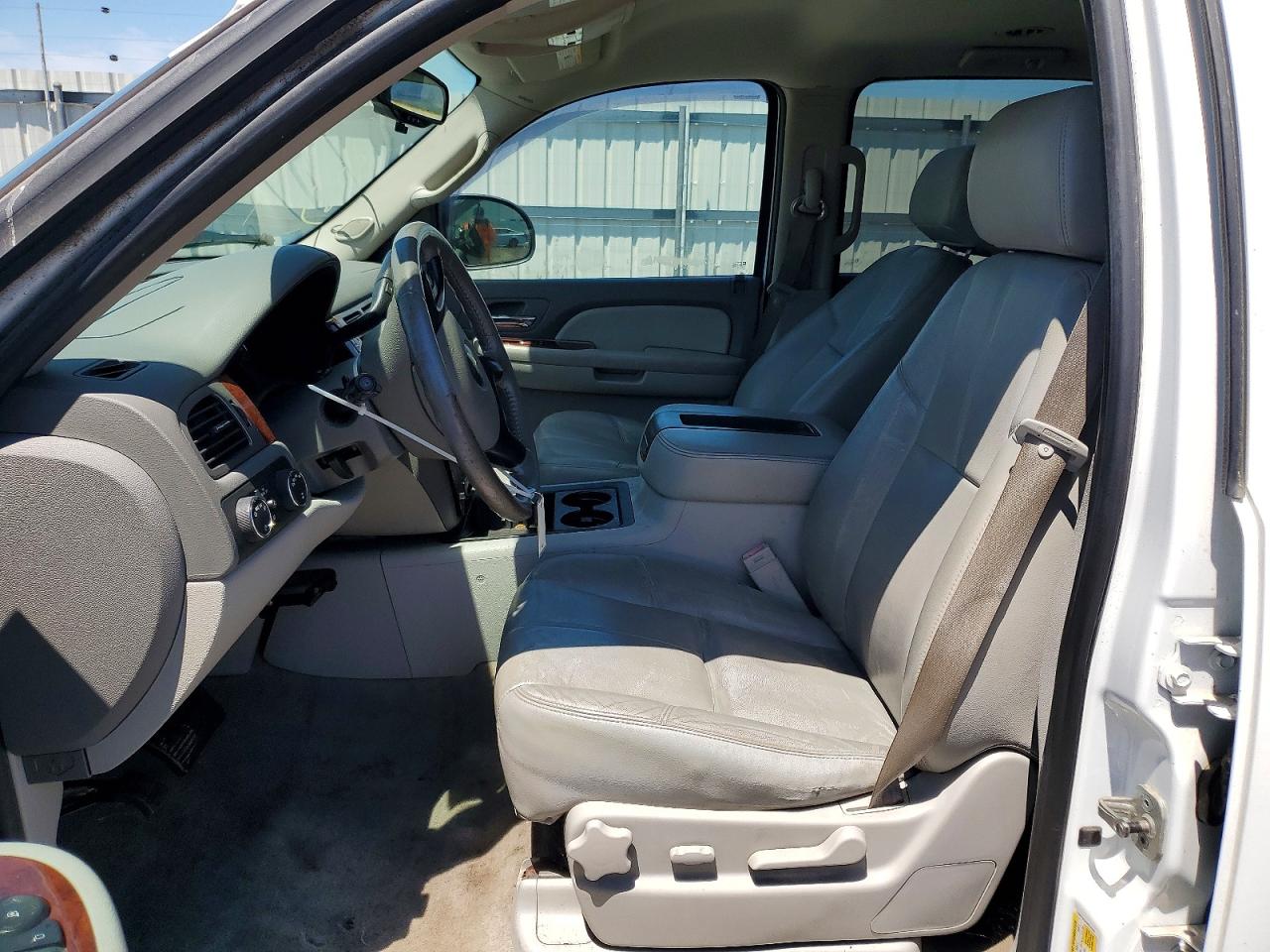 2009 CHEV Suburban VIN 1GNFK26329R216255 photo 7