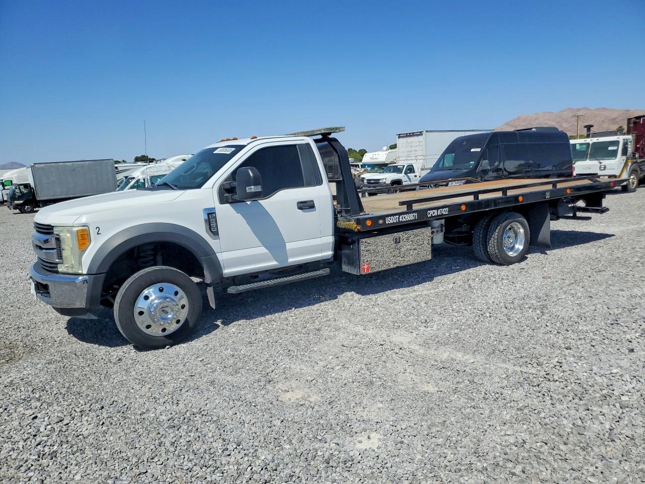 2017 FORD F550 VIN 1FDUF5GYXHDA01729 photo 1