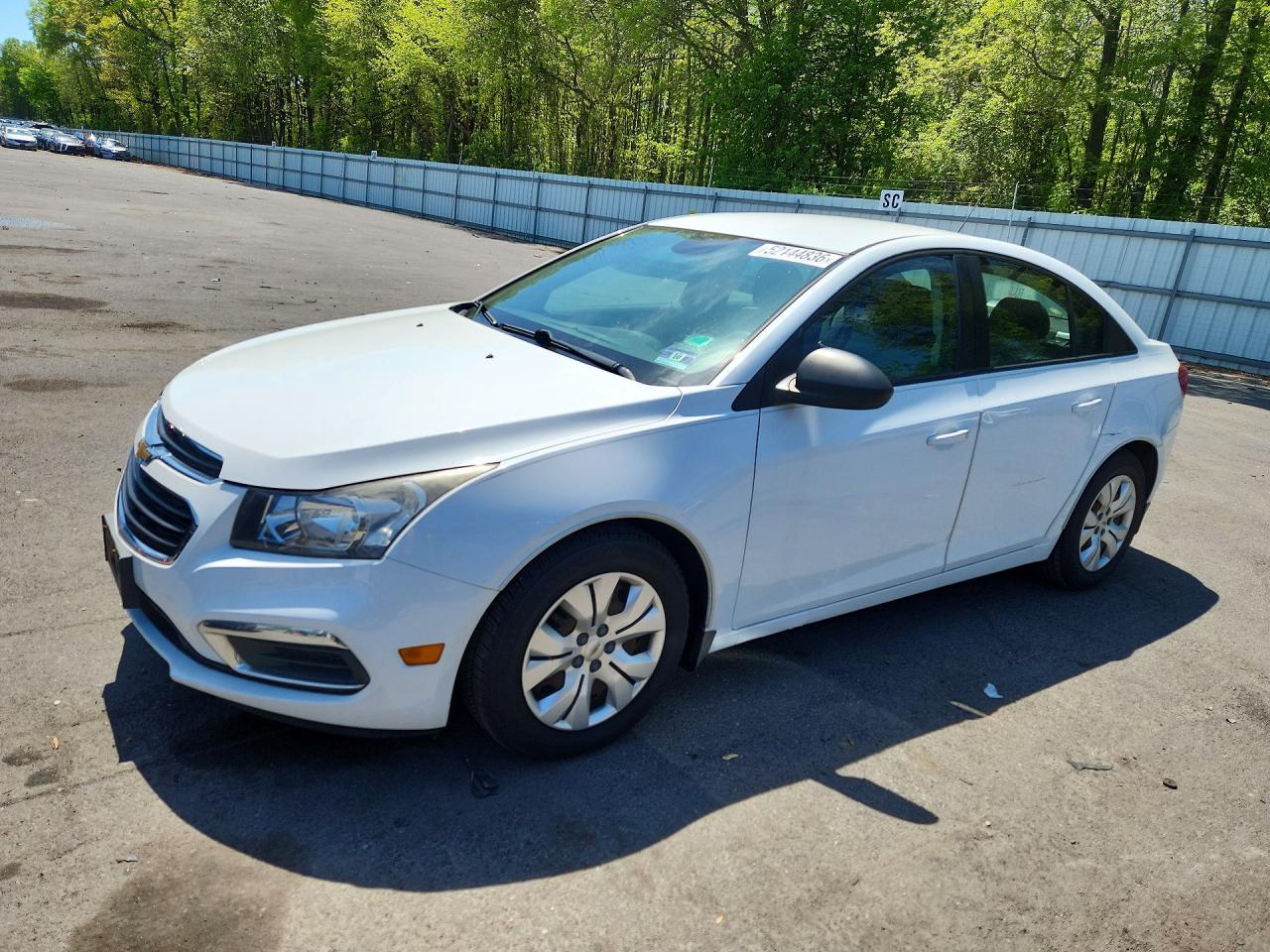 2016 Chevrolet Cruze VIN 1G1PC5SG3G7102352 photo 1