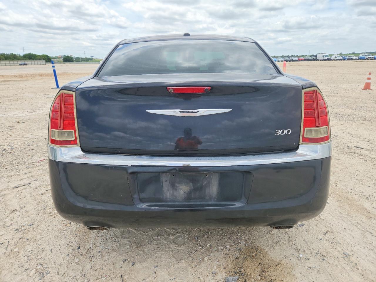 2014 Chrysler 300 VIN 2C3CCAAG3EH327554 photo 6