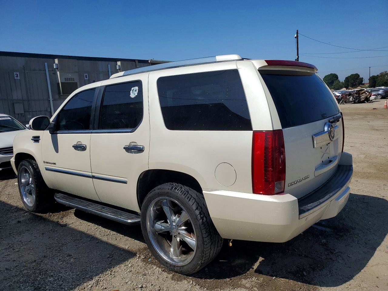 2007 Cadillac Escalade VIN 1GYFK63887R318134 photo 2