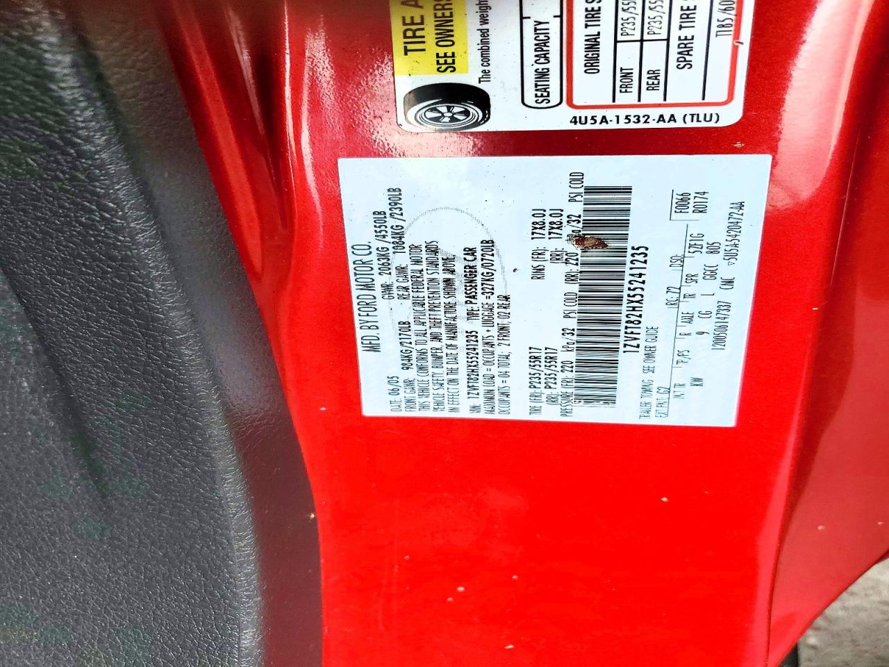2005 Ford Mustang VIN 1ZVFT82HX55241235 photo 12