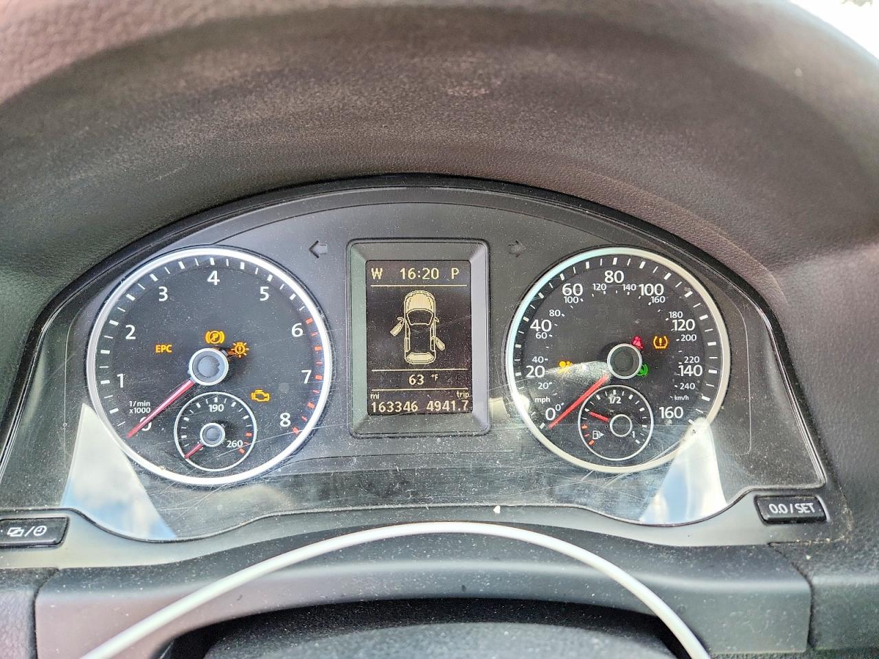 2015 Volkswagen Tiguan VIN WVGAV7AX1FW516704 photo 9