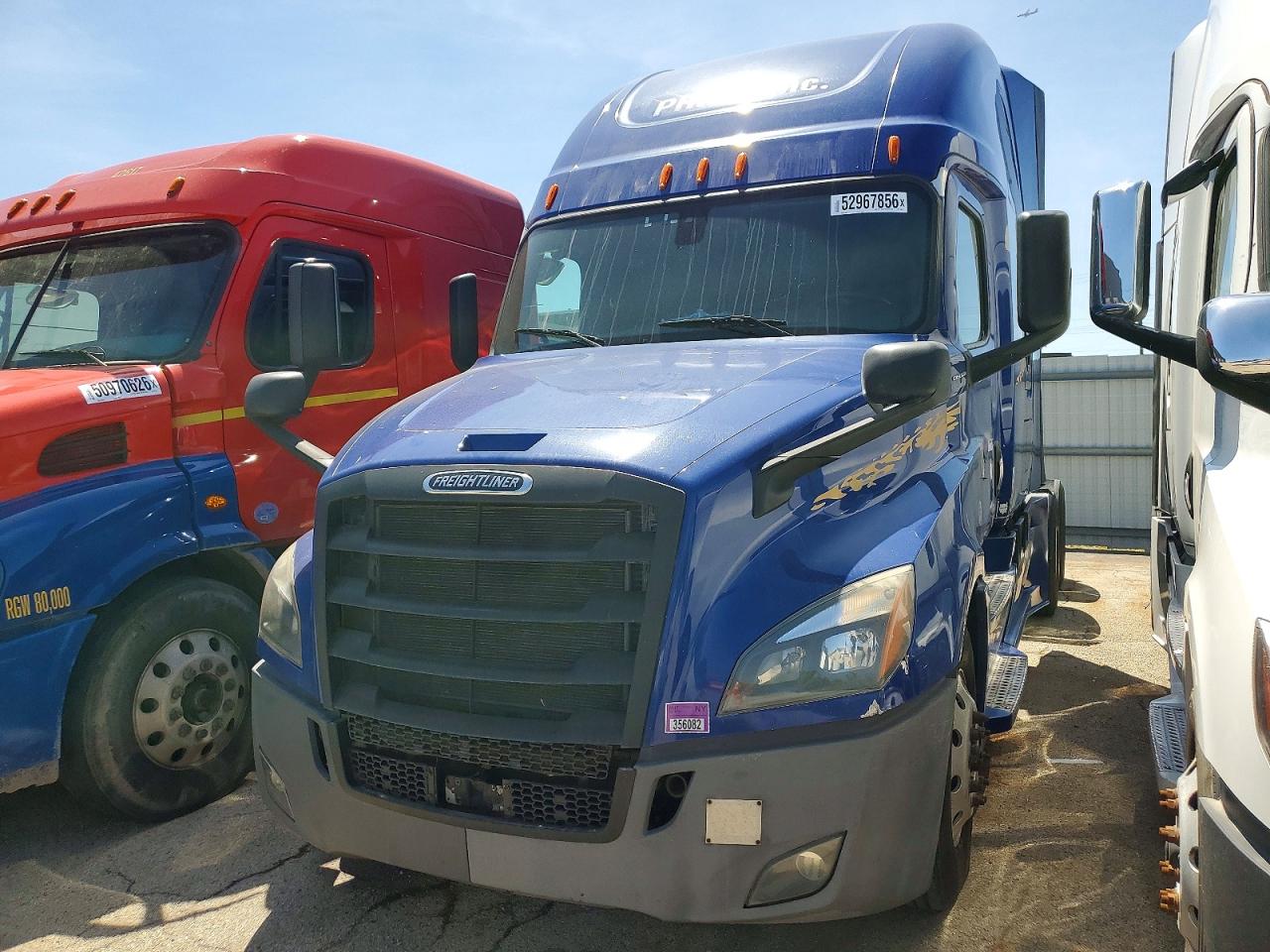 2020 FREIGHTLINER All other VIN 3AKJHHDR9LSLK0275 photo 2