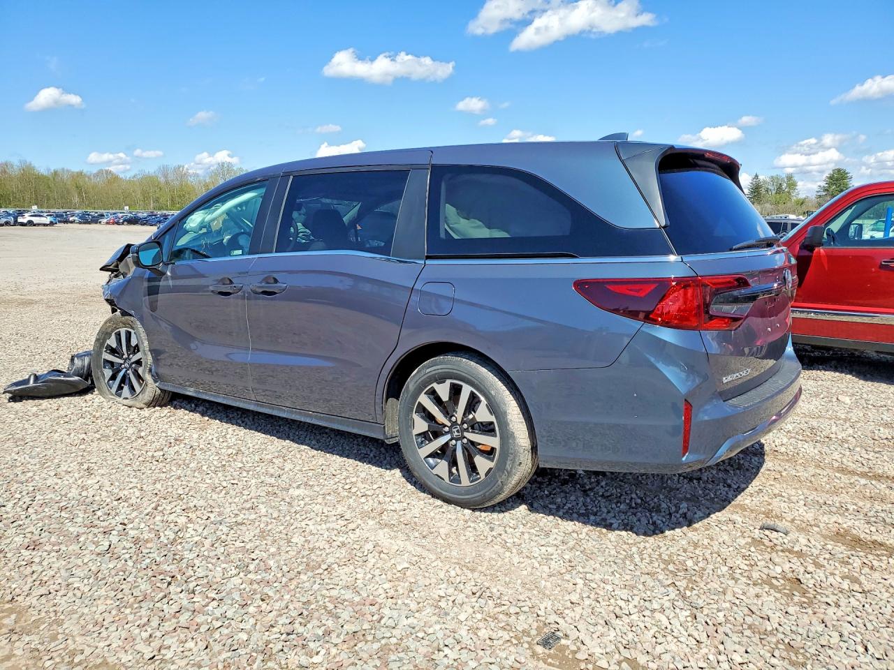 2026 HONDA Odyssey VIN 5FNRL6H68TB020772 photo 2