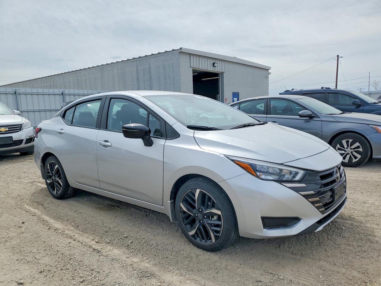 2024 Nissan Versa VIN 3N1CN8FVXRL875962 photo 4