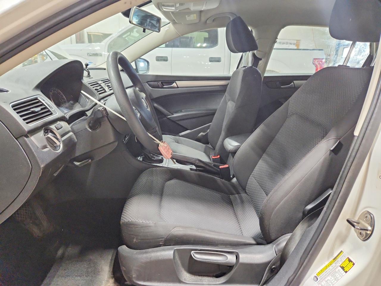 2013 Volkswagen Passat s VIN 1VWAP7A35DC007867 photo 7