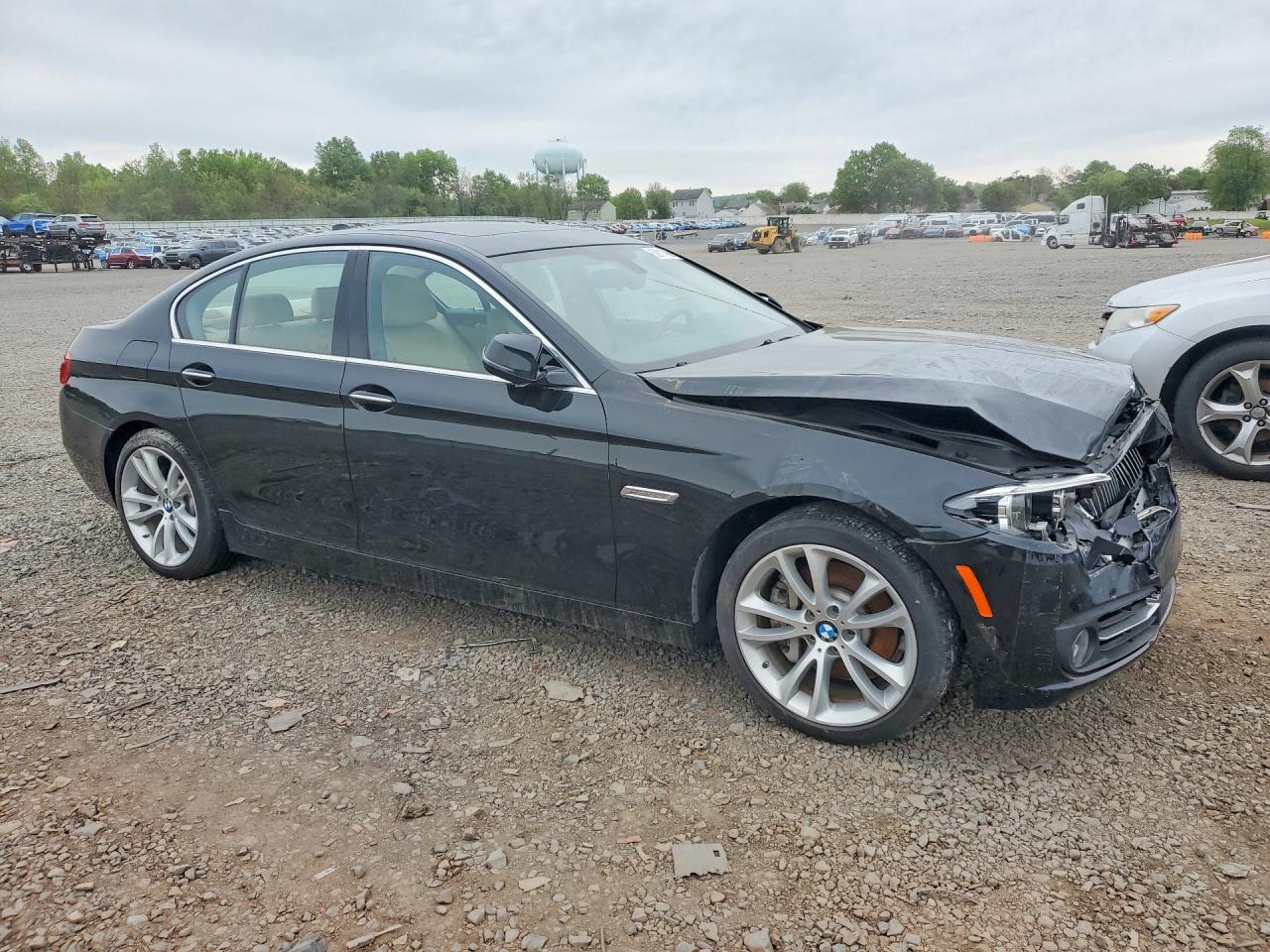 2015 BMW 5 series VIN WBA5B3C52FD546452 photo 4