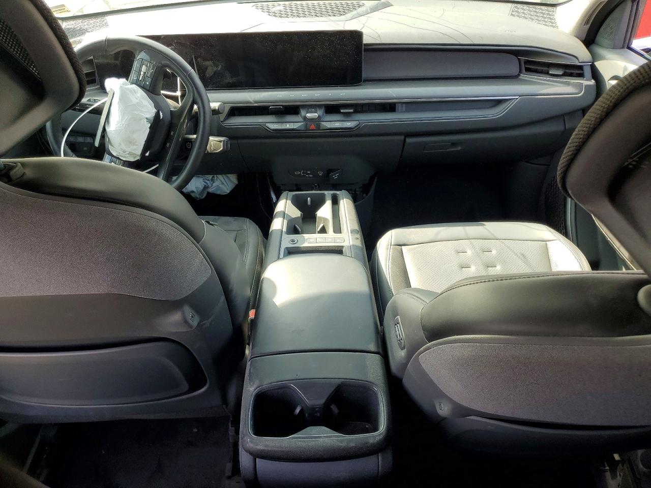 2025 Kia All other VIN 5XYAFFS58SG002445 photo 8