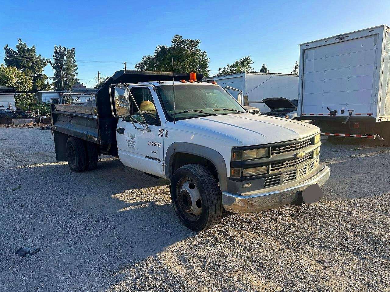2000 Chevrolet Gmt VIN 1GBKC34JXYF513130 photo 1