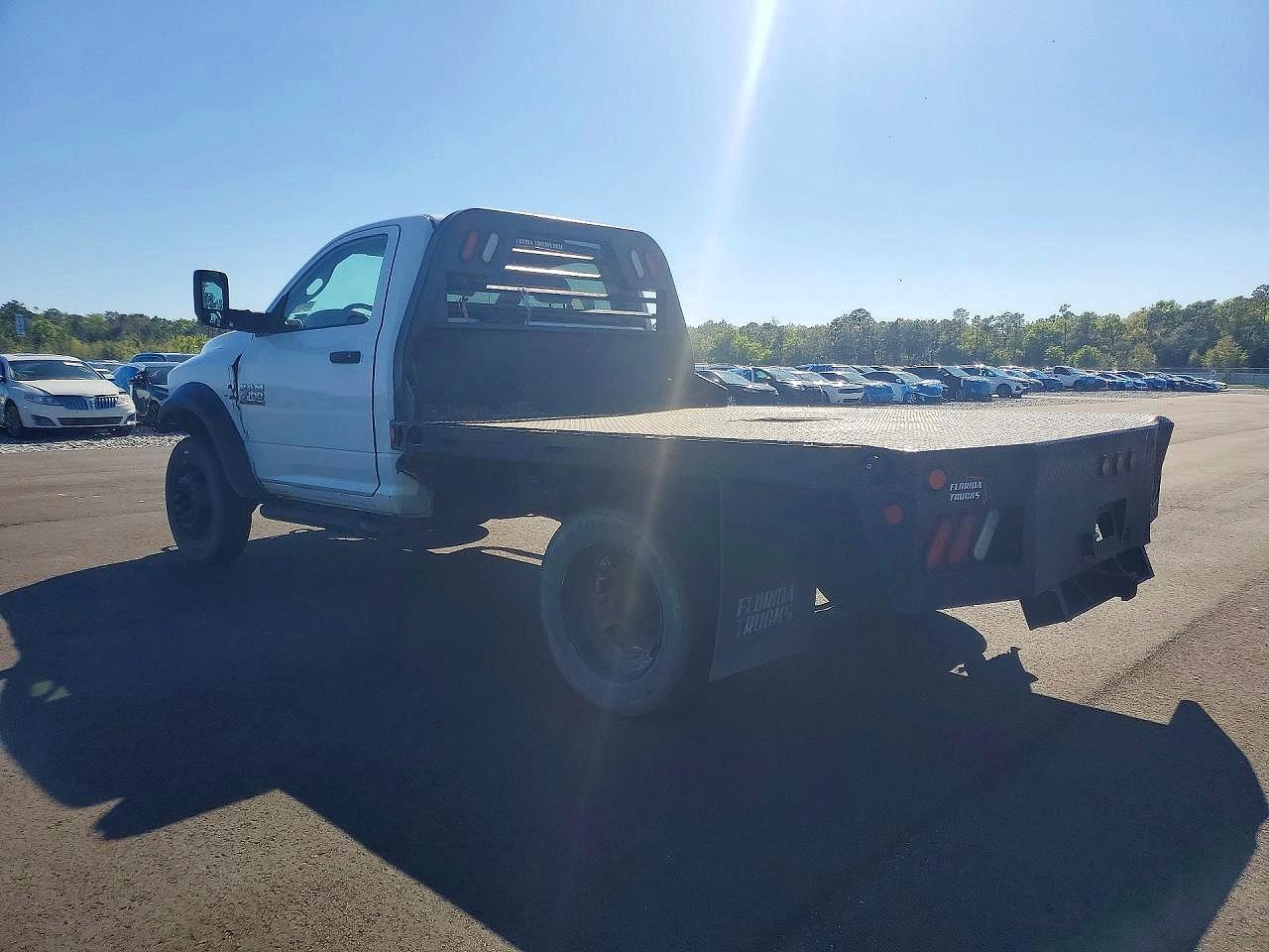 2017 Ram 5500 VIN 3C7WRNAL1HG557550 photo 2