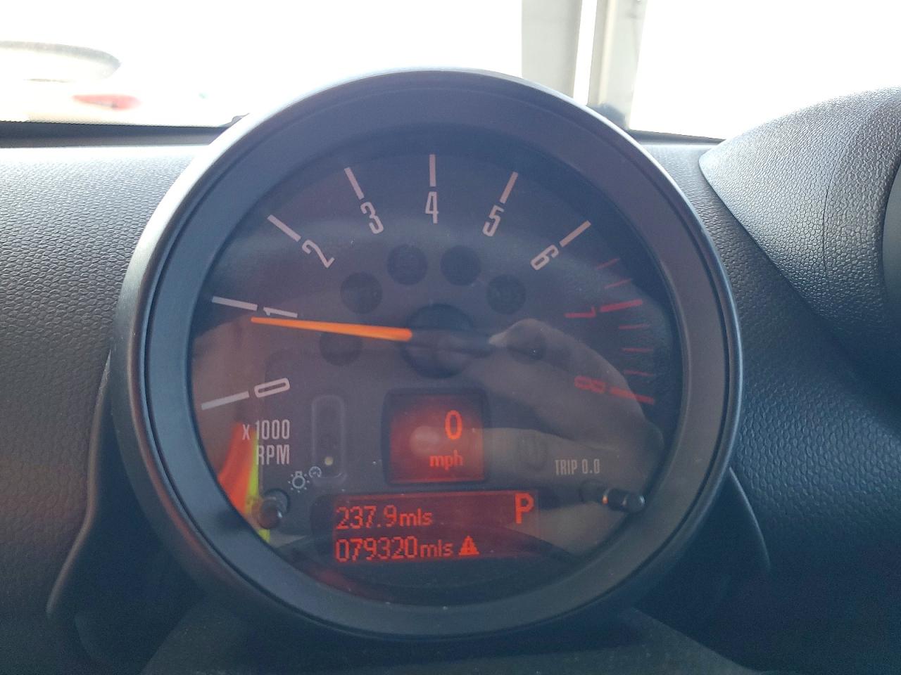 2015 MINI Cooper VIN WMWZB3C52FWR42628 photo 9