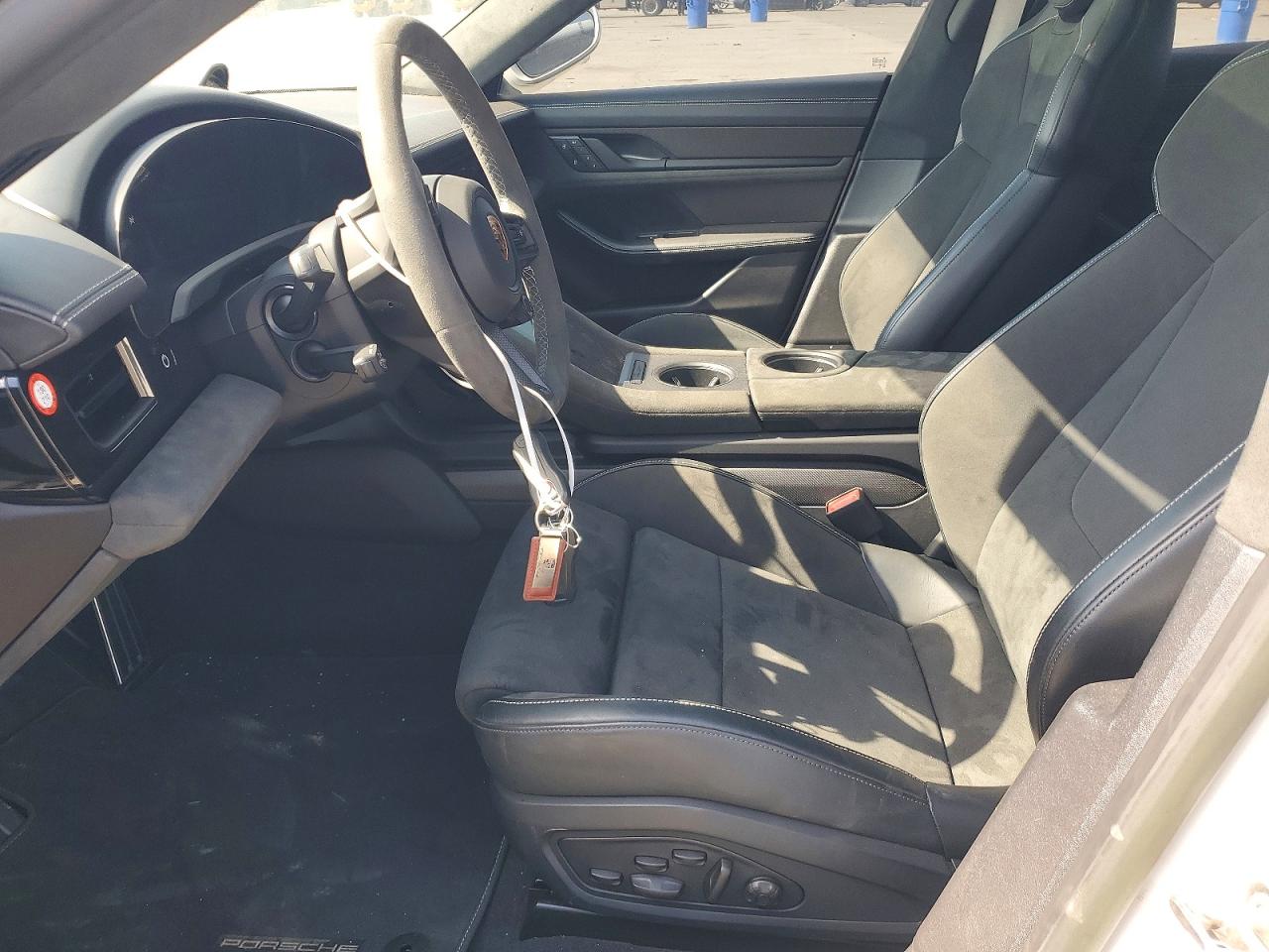 2023 Porsche Taycan VIN WP0AD2Y18PSA47294 photo 7