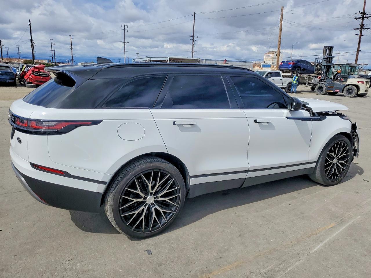2019 Land Rangerover VIN SALYB2FV1KA233953 photo 3