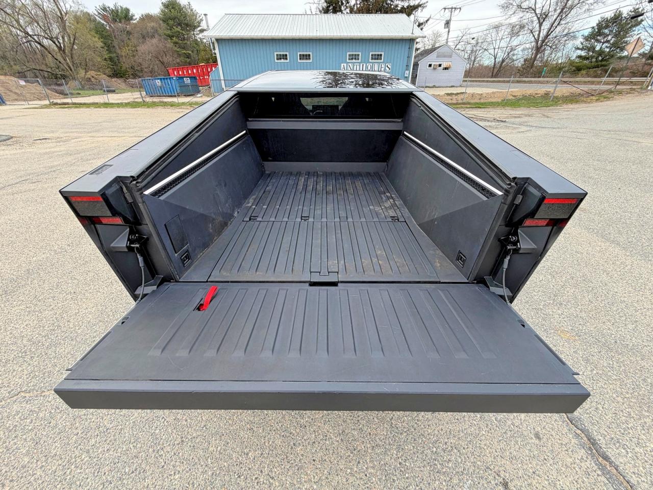 2024 Tesla Cybertruck VIN 7G2CEHEE3RA048554 photo 12