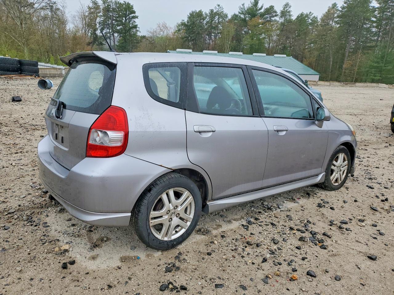 2008 Honda Fit VIN JHMGD376X8S044827 photo 3