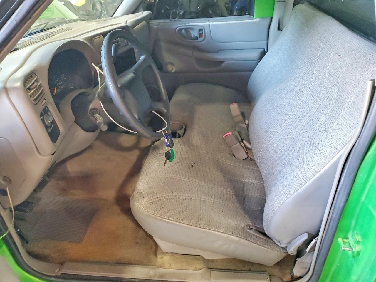 2000 GMC Sonoma VIN 1GTCS14W5YK270627 photo 7