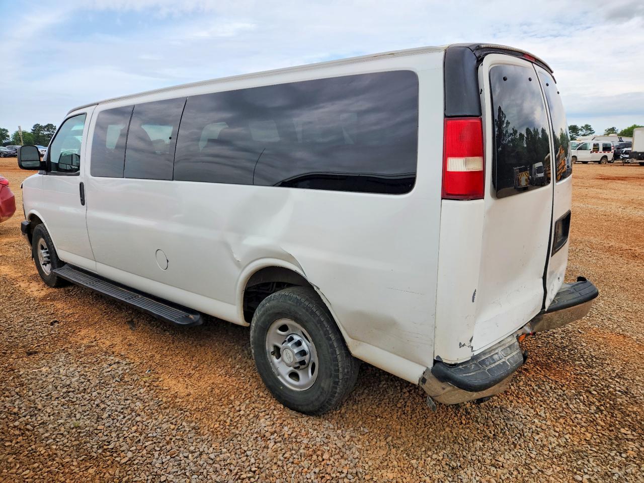 2012 Chevrolet Express VIN 1GAZG1FAXC1148740 photo 2