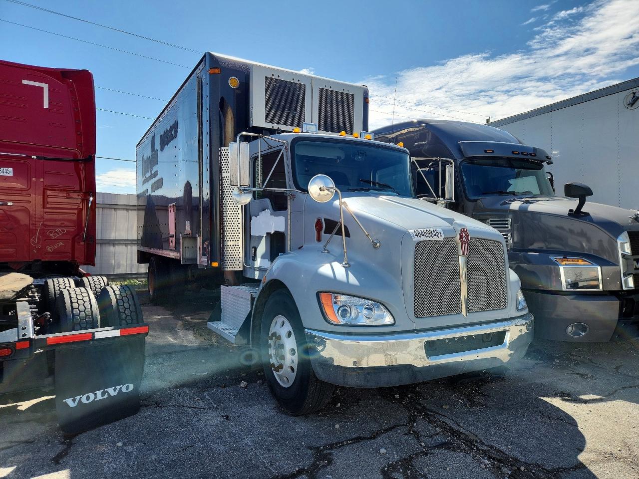 2009 KENWORTH All other VIN 2NKHHN7X19M938907 photo 1