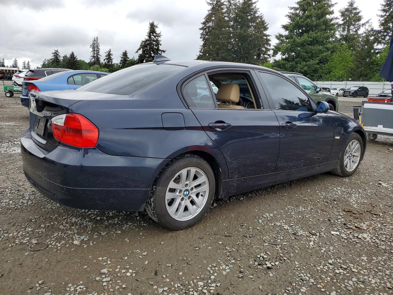 2006 BMW 3 series VIN WBAVB13556PT06878 photo 3
