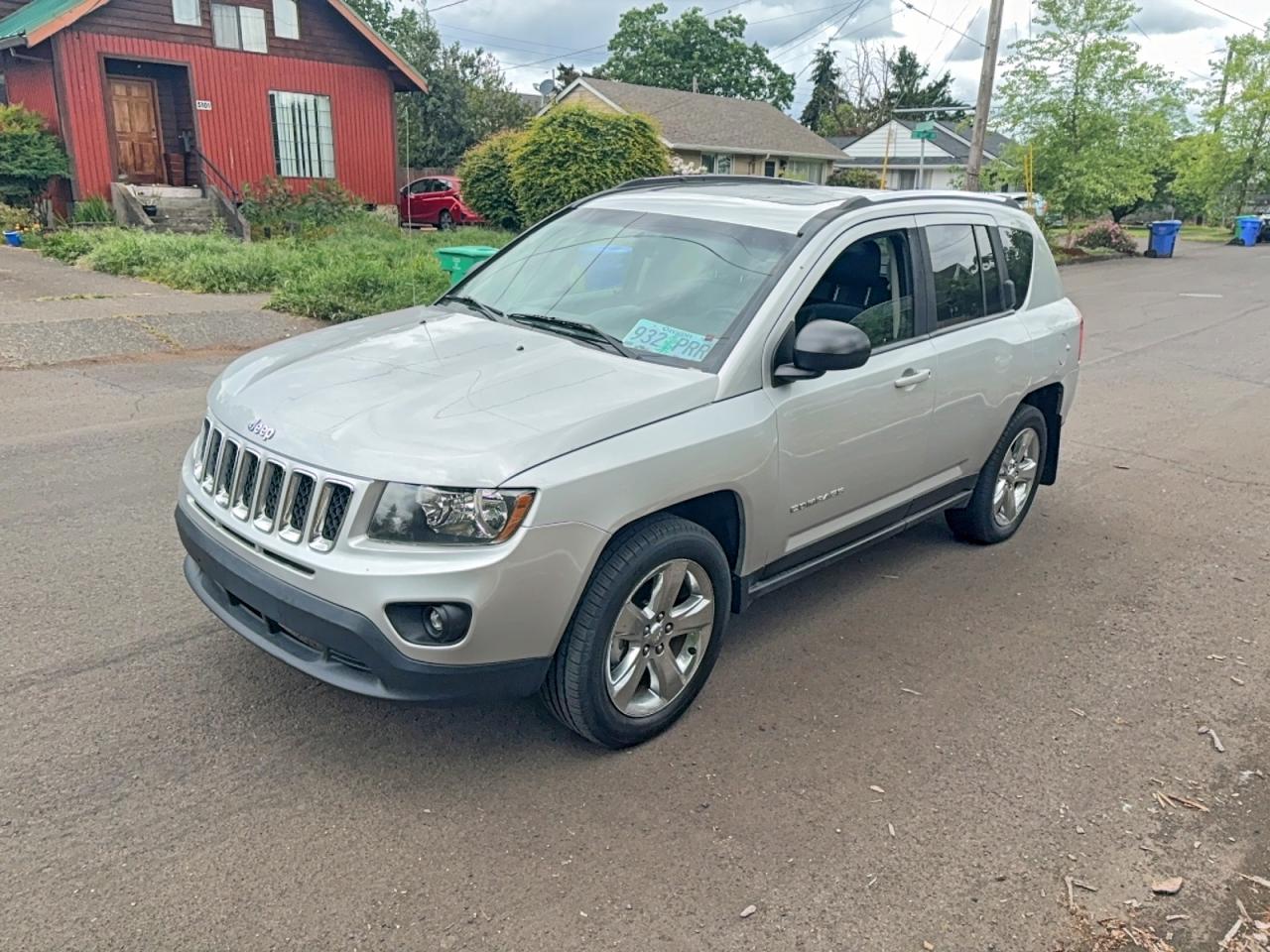 2013 Jeep Compass VIN 1C4NJDCB3DD114483 photo 2