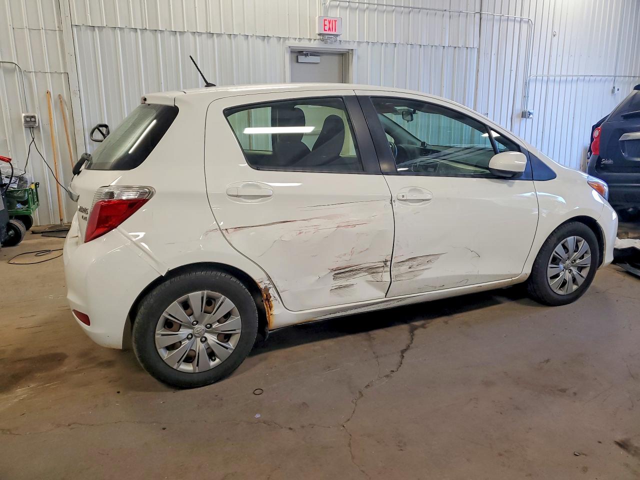 2013 Toyota Yaris VIN JTDKTUD3XDD555628 photo 3