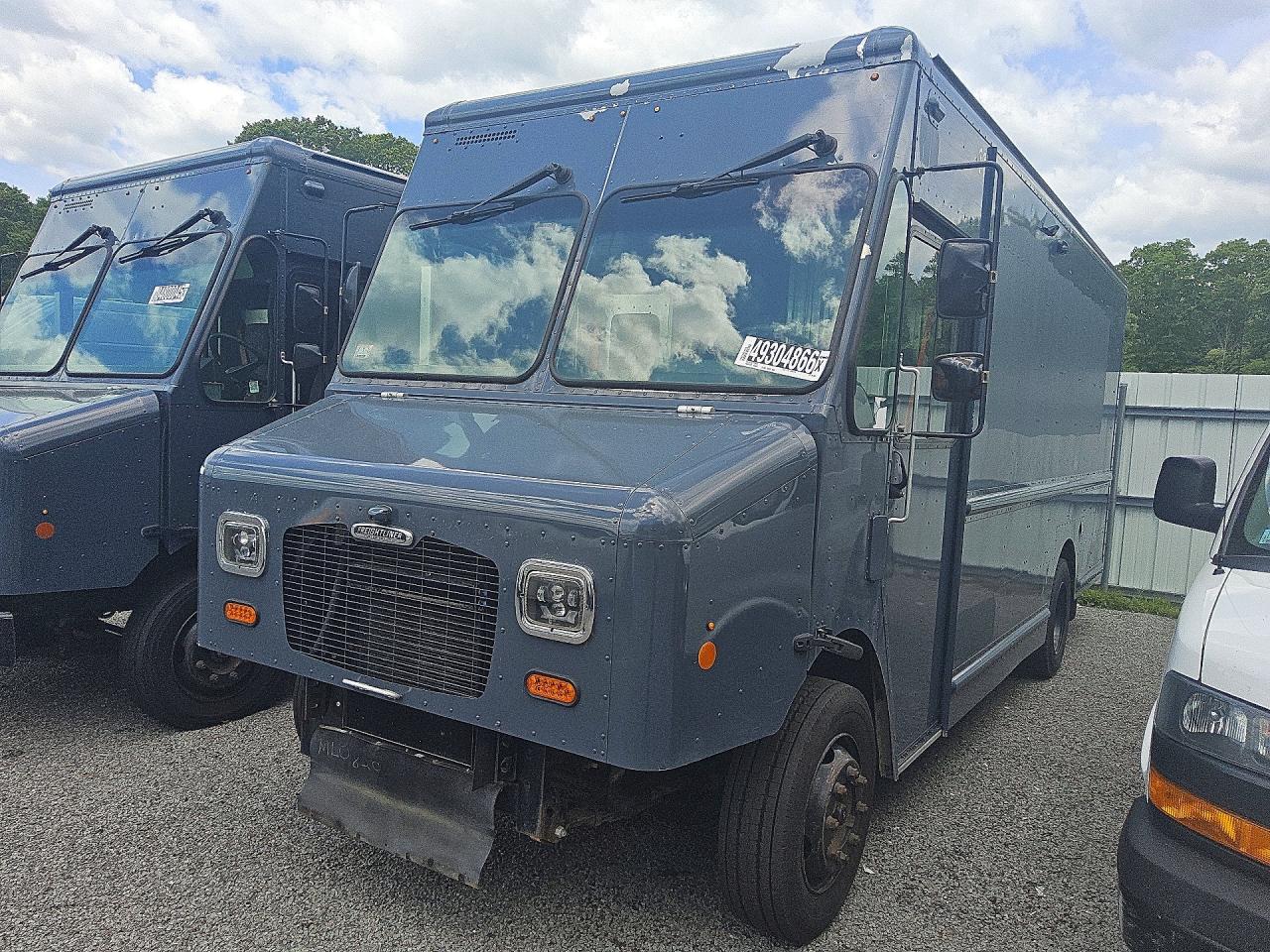 2021 FREIGHTLINER All other VIN 4UZAC2EA4MCML0820 photo 1