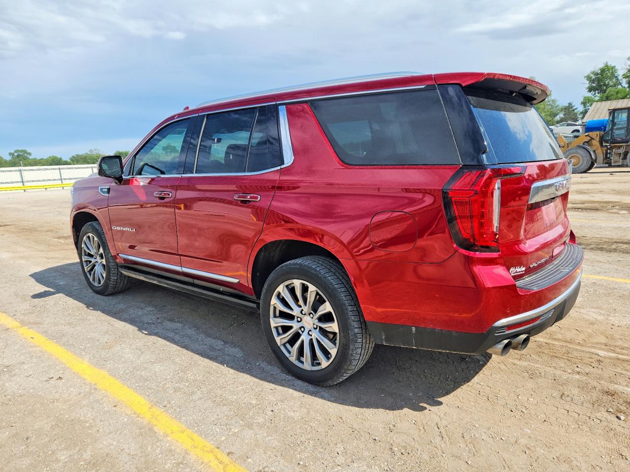 2021 GMC Yukon VIN 1GKS2DKL9MR395044 photo 2
