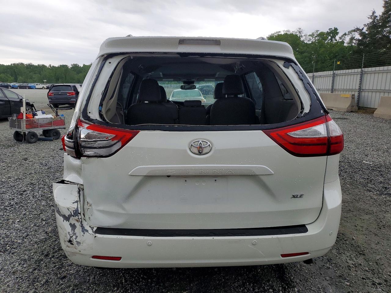 2016 Toyota Sienna VIN 5TDYK3DC9GS731715 photo 6