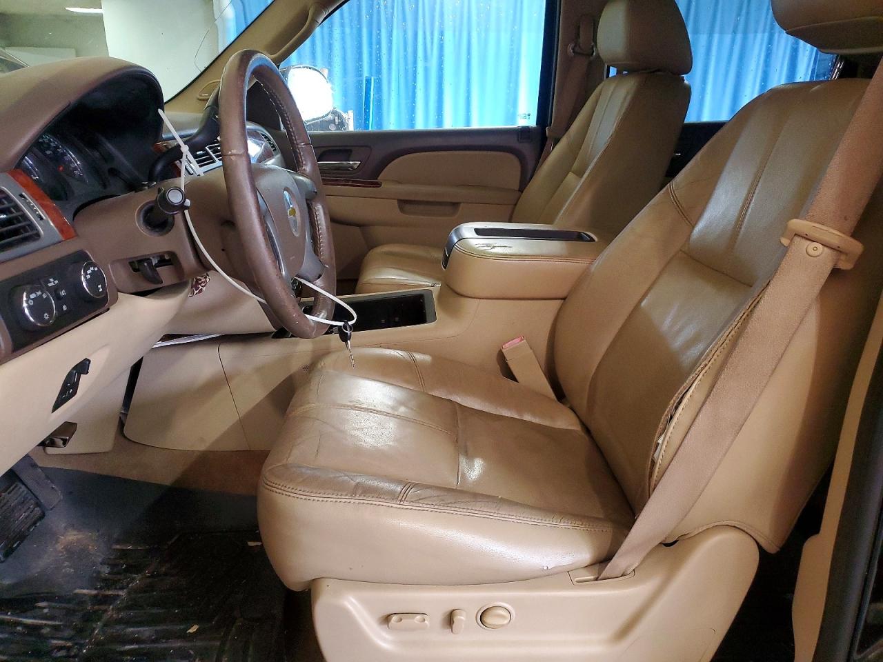 2011 Chevrolet Suburban VIN 1GNSKJE37BR189943 photo 7