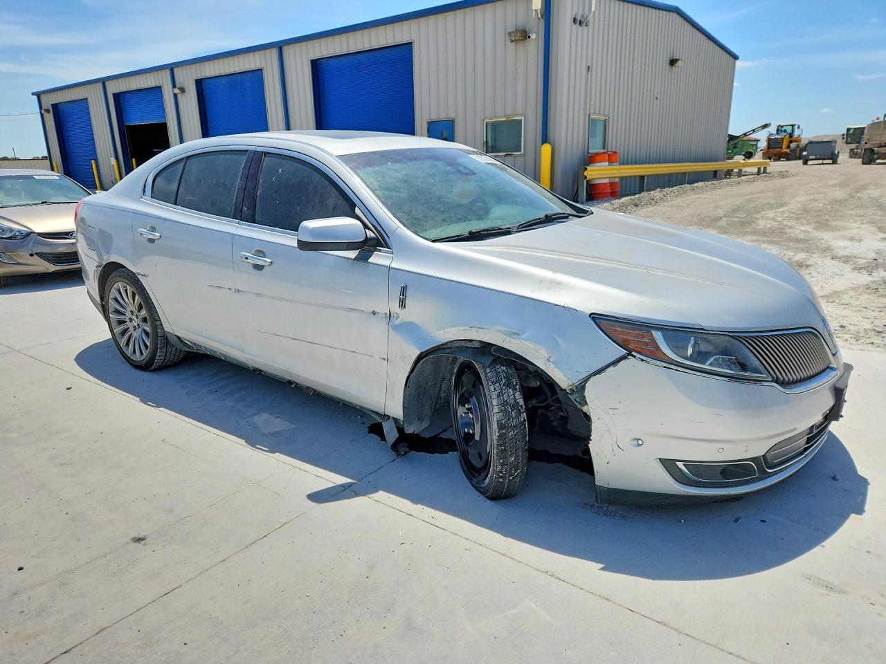 2013 Lincoln Mks VIN 1LNHL9DK8DG604835 photo 4