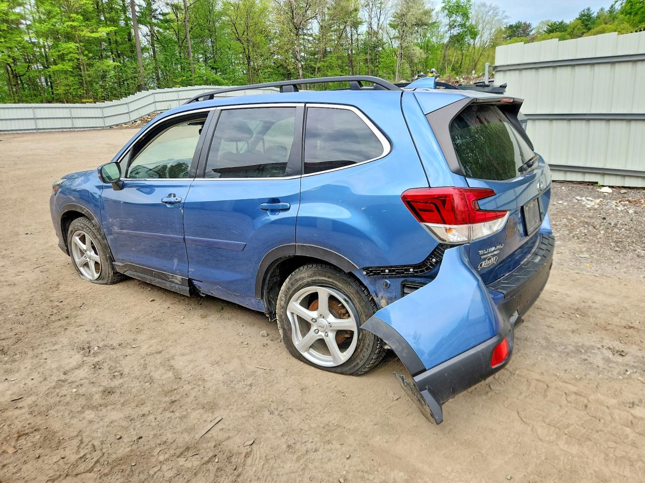 2023 Subaru Forester VIN JF2SKAPC2PH500621 photo 2