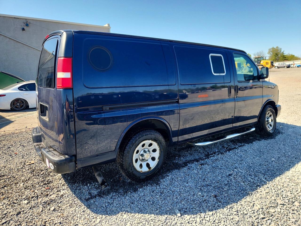 2013 CHEV Express VIN 1GCSGAFX8D1125892 photo 3