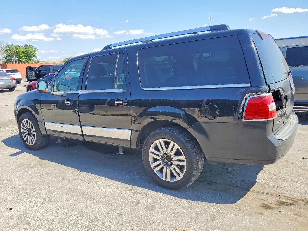 2009 Lincoln Navigator VIN 5LMFL28589EJ01986 photo 2