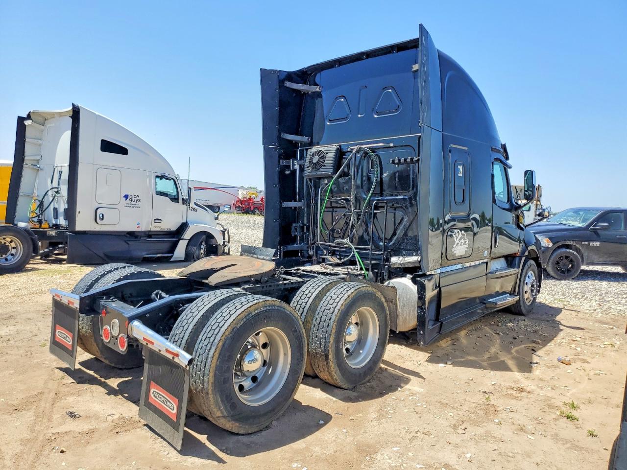 2020 FREIGHTLINER All other VIN 3AKJHHDR5LSLR8259 photo 4