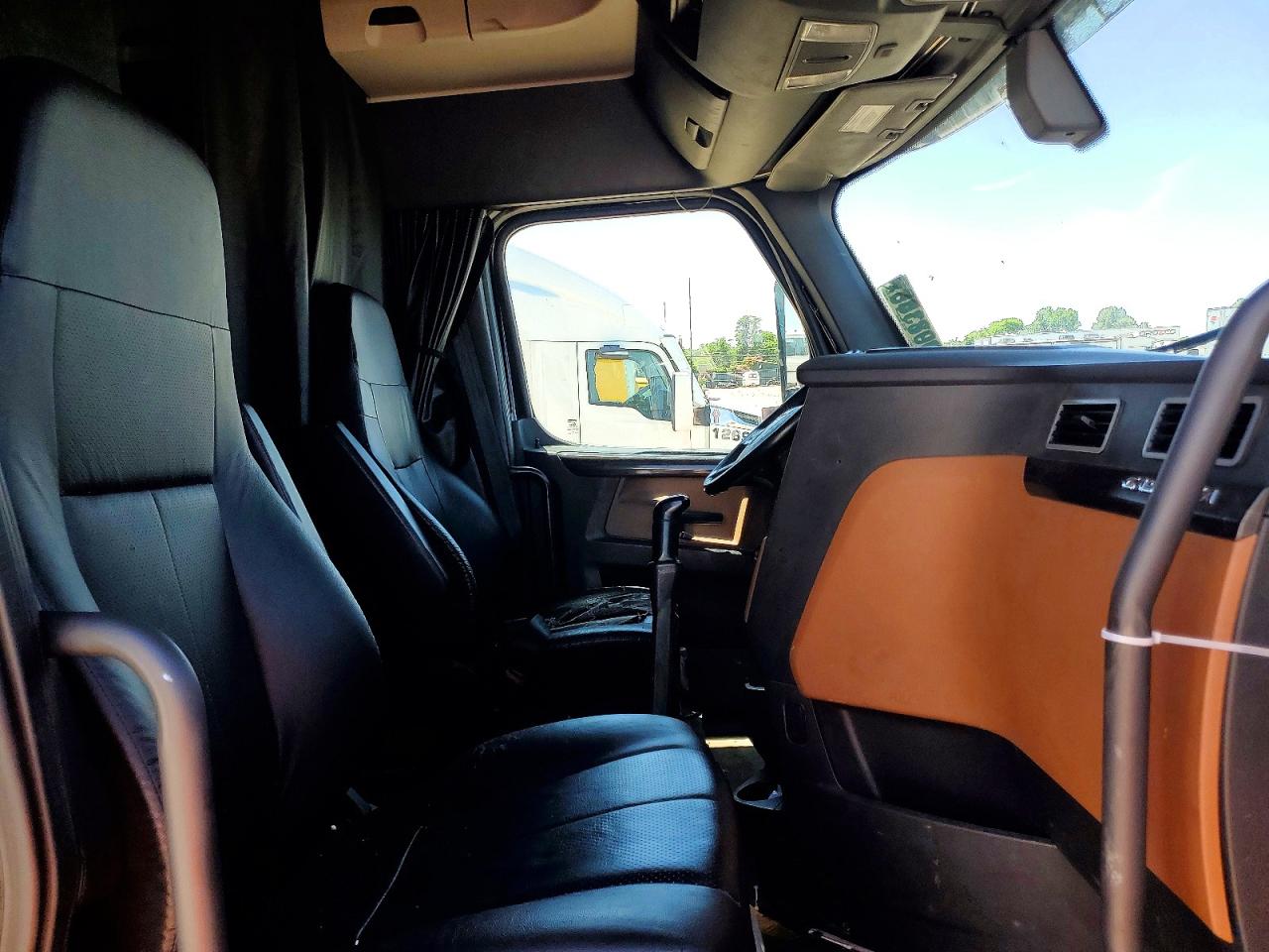 2020 FREIGHTLINER All other VIN 3AKJHHDR5LSLR8259 photo 5