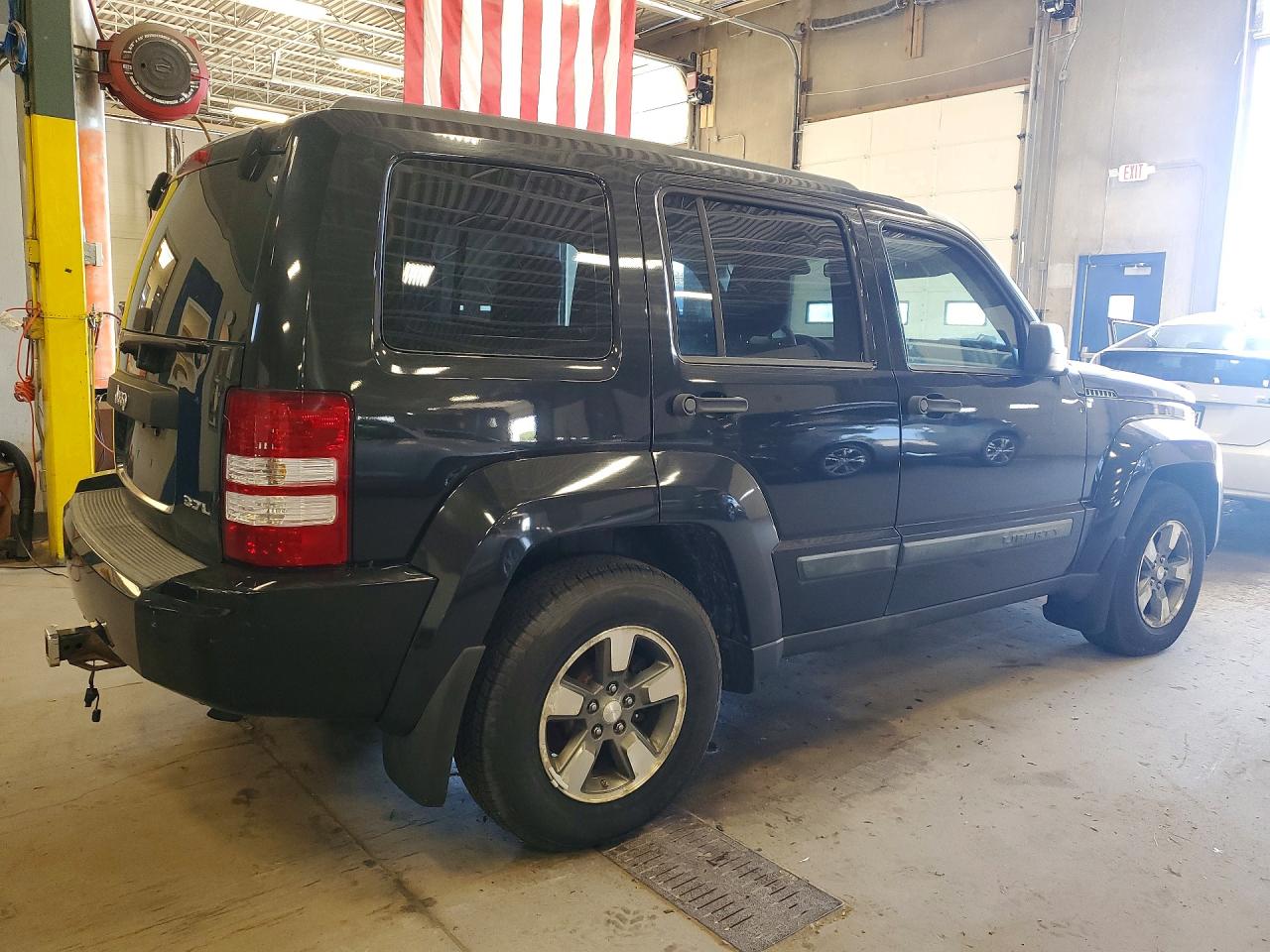 2008 Jeep Liberty VIN 1J8GP28K68W258584 photo 3
