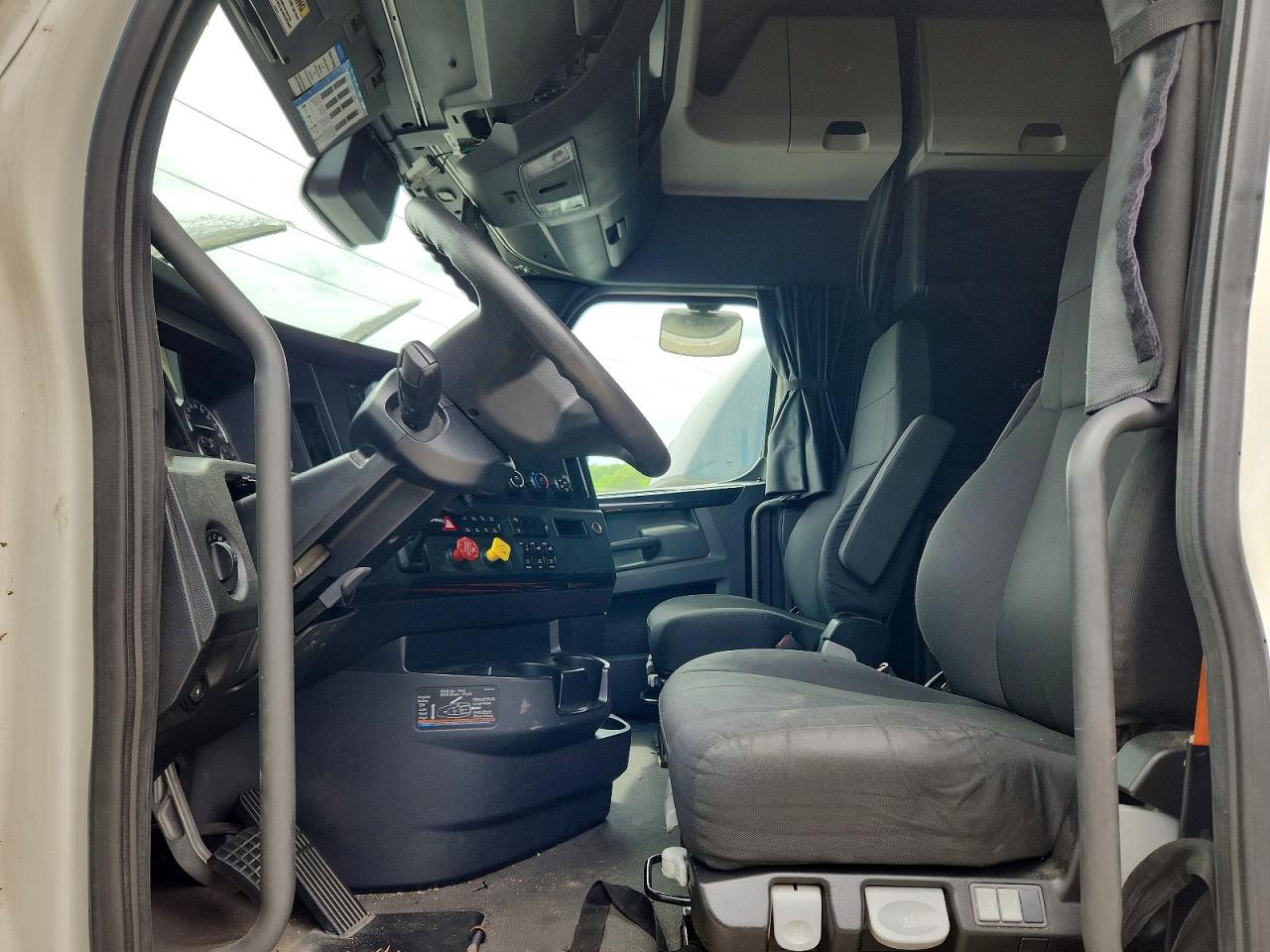 2023 FREIGHTLINER All other VIN 3AKJHHDR1PSNX9719 photo 5